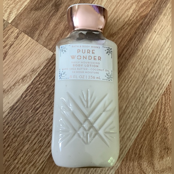 Bath & Body Works Pure Wonder Body Lotion Regular Size New - Picture 3 of 5